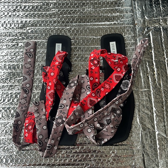 Steve Madden Women's Bandana Sandals - Red, Black, and Pink - Picture 2 of 9